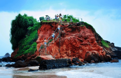 Visiting-The-Parrot-Rock-mirissa-1-Things-to-do-activities-See-Ceylon-Toues-Sri-Lanka-Tours-Travels-2022-2023-2024